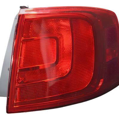 Lanterna Traseira Jetta Ld 11 12 13 14 (lente Vermelha) Direito/passageiro Original